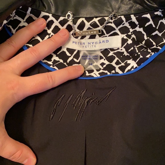 Peter Nygard • Snakeskin Print Zip Jacket - Picture 7 of 13